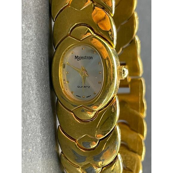 Vintage Majestron Model No. 91682 Gold Tone Oval Bracelet Quartz Watch main image 12